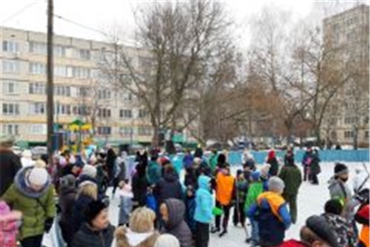 Хоккейная коробка в Ельниковском микрорайоне открыта!