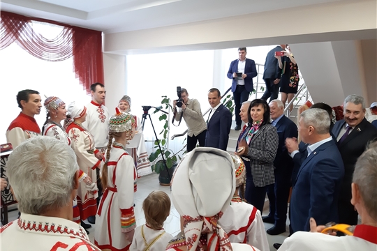 Фольклорный коллектив «Сентреш», функционирующий при Эльбарусовской сельской библиотеке, принял участие на VI Республиканском фестивале национальных культур «Единая семья народов России», посвященном Дню народного единства
