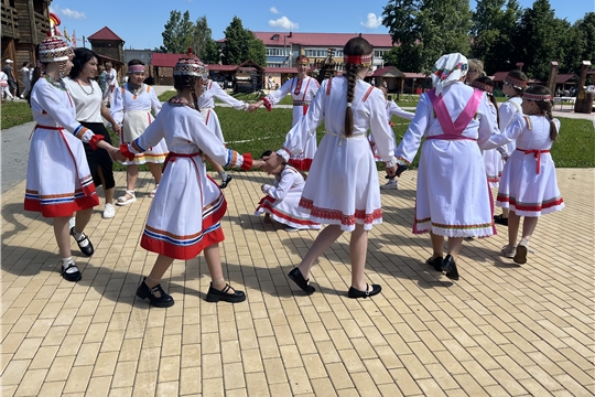 Познавательно-игровая программа «Ача-пăча вăйисем» в рамках Этнопроекта «Сик! Тух!». 