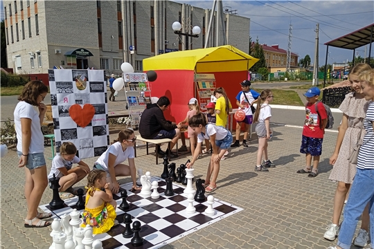 В День села Аликово работала библиоплощадка «Люблю тебя, село моё!» 