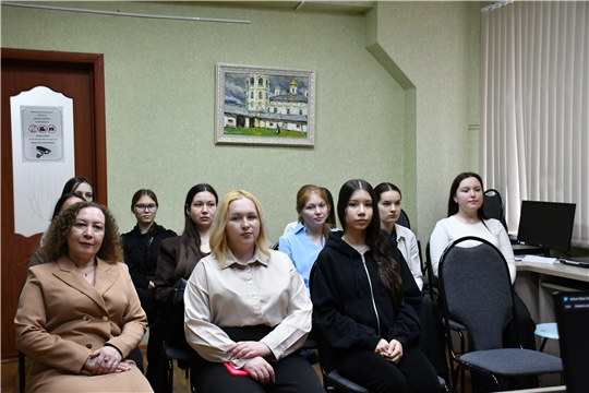 В Госархиве состоялся показ фильма «В краю ста тысяч песен» для студентов-филологов
