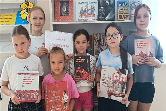 Краеведческий час «Узоры из бабушкиного сундука» в Татмыш-Югелевская с/б 