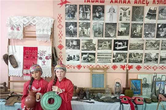 Познавательный час "Секреты старинных вещей" в Красномайском музее