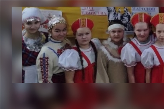 «Познаём народы России и мира — познаём себя!» в Тойсинской с/б