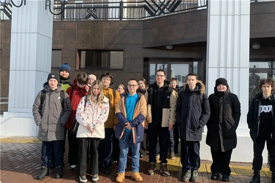 Музыка на сцене: обучающиеся 8а и 9б классов посетили филармонию