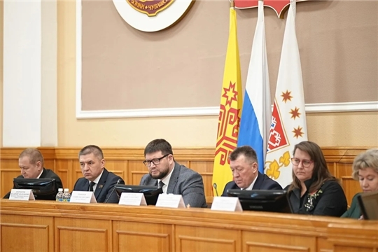 Глава города Чебоксары Станислав Трофимов держит на контроле выполнение процедуры контрактации средств бюджета города