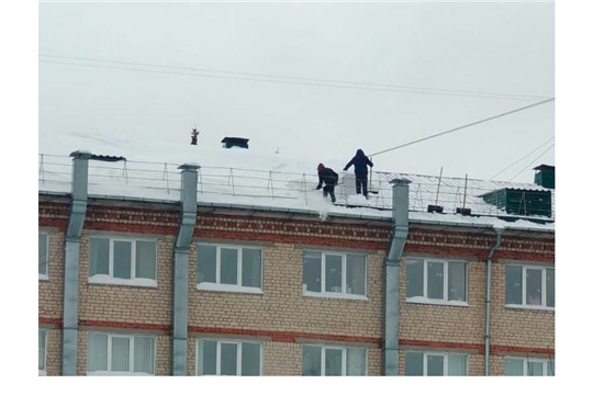 Жители Чебоксар могут быть спокойны: городские власти оперативно откликаются на сигналы о протечках кровли