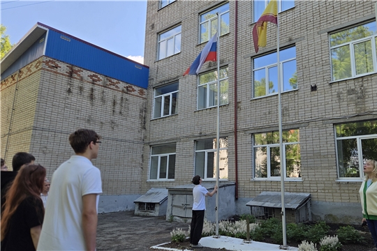 Новая учебная неделя в колледже началась с торжественной церемонии