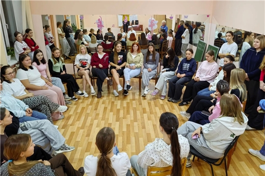 В общежитии Чувашского педагогического колледжа прошёл вечер «Моё яркое лето – 2026»