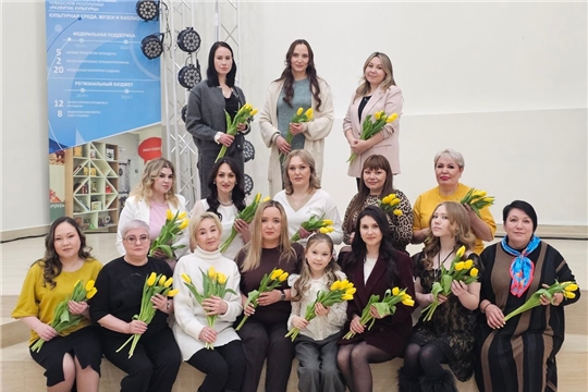 День красоты: мастер‑класс, фотосессия и акция «Цветы мамам Героев»