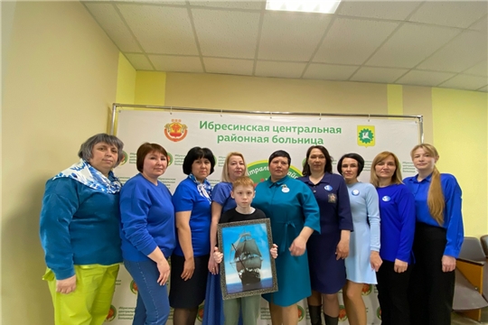 "Зажги синим" в Ибресинском округе: традиция женсовета — добрых дела для особенных детей