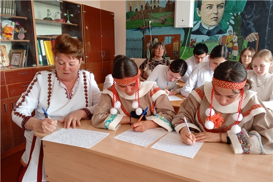 Краеведческий час «Родной язык, ты сердцу дорог» (Поваркасинская с/б)