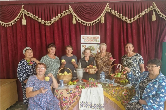 Праздник-дегустация Три Спаса августа в Чиричкасинской сельской библиотеке