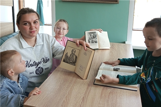 Исторический час Сын Отечества в библиокафе "Мир" центральной библиотеки при центре культурного развития "Большой Цивиль"   