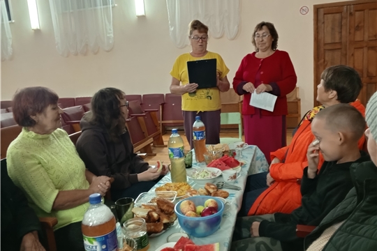 Познавательный час Три Спаса – три запаса в Поваркасинской сельской библиотеке