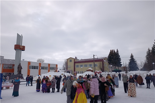 В Янтиково с размахом проводили зиму и встретили весну
