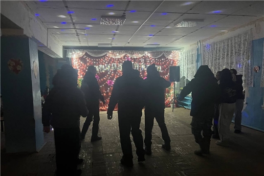 "Дарите женщинам цветы"