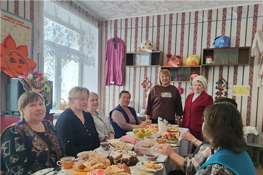 "К сердцу материнскому с любовью".