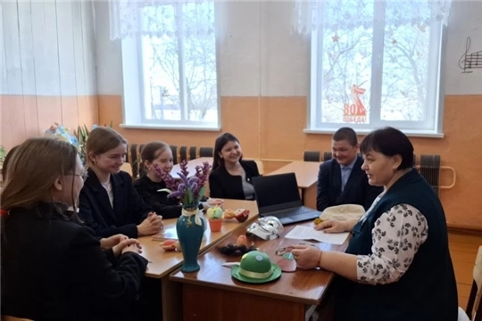 "Знатоки театра".