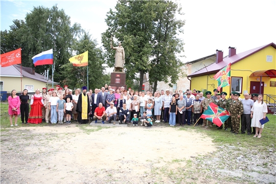 В д. Нижарово открыли обновлённый мемориал землякам-героям