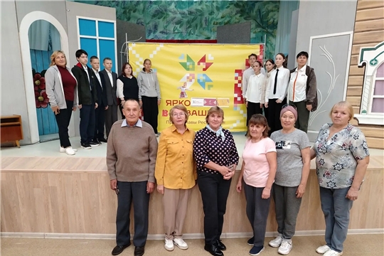 От традиций к технологиям: старшее поколение Яншихово-Норвашского ДК освоило «Цифровой код».