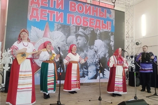 В Ядринском районном Доме культуры прошло трогательное мероприятие «Дети войны — дети Победы», посвященное тем, чье детство опалила Великая Отечественная война.