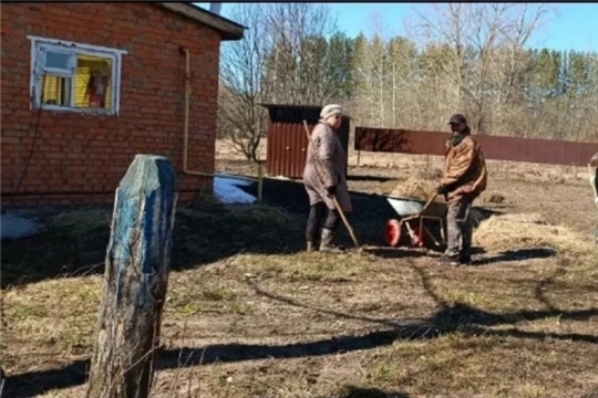 а в Асламасском сельском Доме культуры прошел субботник по благоустройству территории.