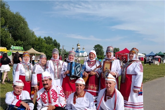 Народный фольклорный ансамбль «Пилеш» сельского Дома культуры с. Ядрино достойно представил наш муниципальный округ на Тихвинской ярмарке