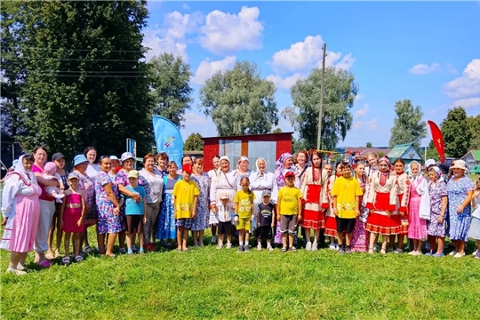 В деревне Нижние Мочары состоялось праздничное мероприятие — народное гулянье «Петровские забавы»