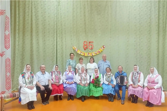 В Персирланском СДК чествовали 85-летнюю юбиляршуучастницы народного фольклорного ансамбля «Сар Ен»  Раису Венедиктовну Рыбакову. 