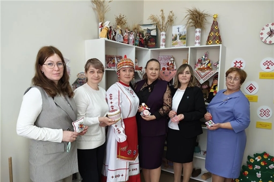 Педагоги столичных садов в Аликово обсудили, как технологии помогают сохранять чувашский язык 