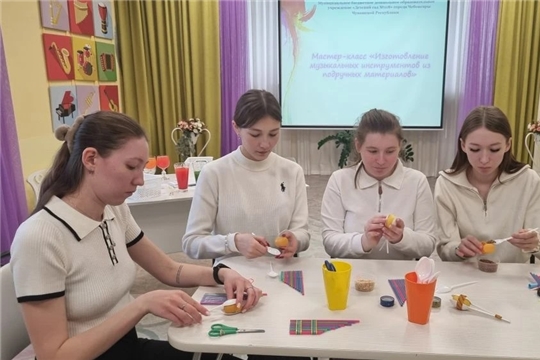 Состоялся мастер‑класс для молодых воспитателей: стеклянная арфа в музыкальном развитии дошкольников.