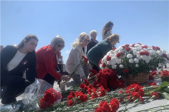 Делегация города Чебоксары приняла участие в церемонии возложения цветов на Мемориале «Строителям безмолвных рубежей»  ‎