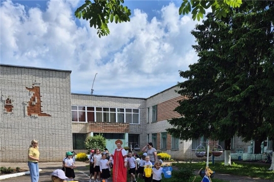 Праздник встречает большая Россия!