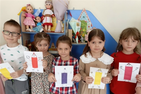 День цветных карандашей
