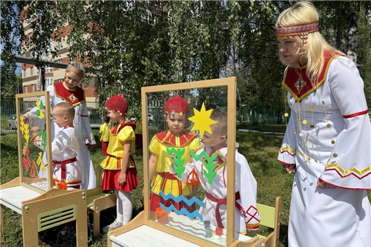 Акция "Родные ладони рисуют Чувашию"