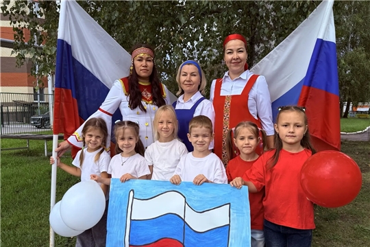 "Храним символы страны"