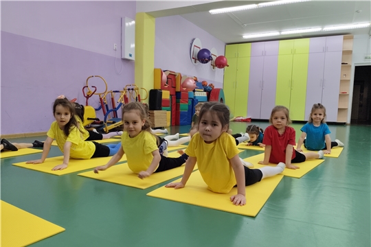 Кружок гимнастики: юные спортсмены развивают гибкость и выносливость
