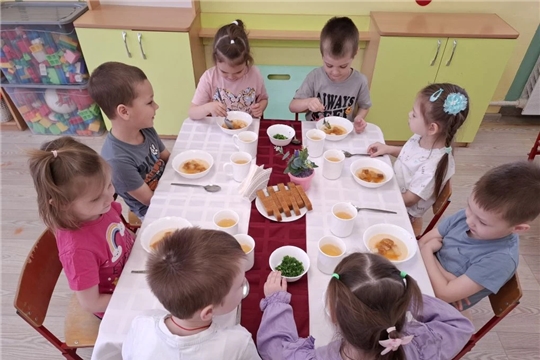 Урожай с подоконника — зеленый лук!
