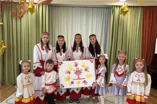 Акция "Родные ладони рисуют Чувашию"