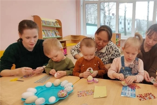 Творческий мастер-класс с родителями младшей группы «Пасхальная корзиночка»