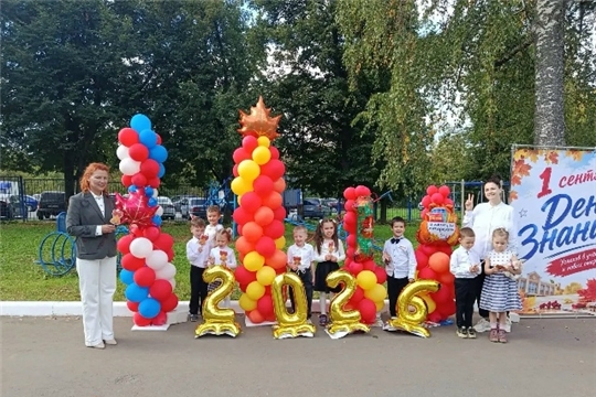 Ребята побывали на торжественной линейке, посвященной Дню знаний, в средней общеобразовательной школе