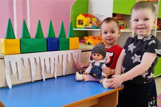 Уроки безопасности: чем опасны сосульки?