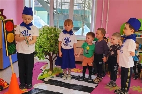 Тимуровская команда за безопасность на дороге!