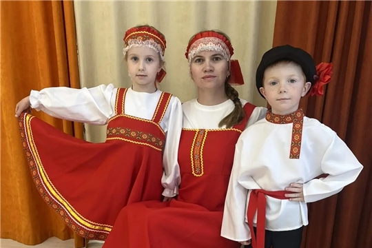 Фоточеллендж «Моя семья в национальном костюме»