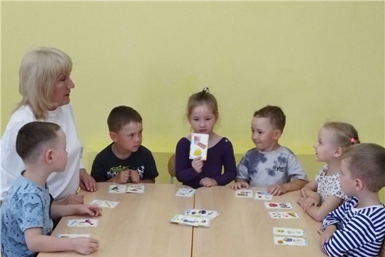 Дошкольники погружаются в мир профессий через игры