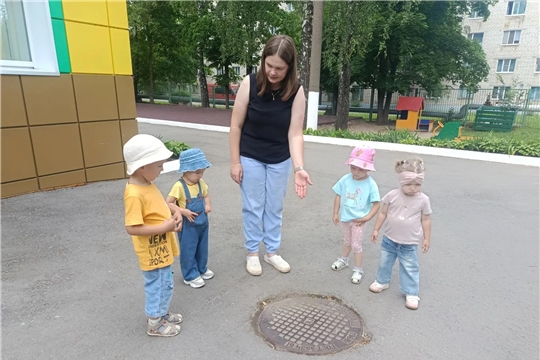 «Чем опасны канализационные люки»