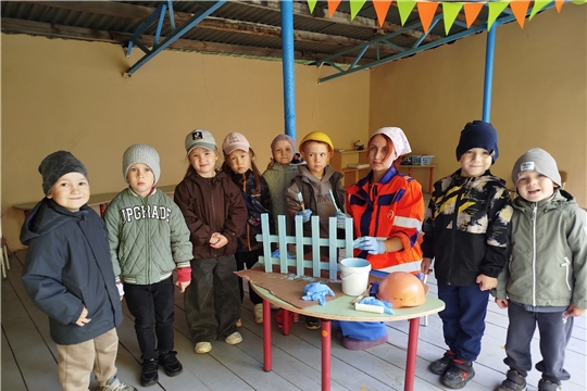 Женское движение: рассказываем о маминых профессиях