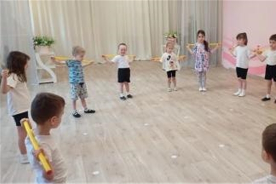 Весенние ритмы на дополнительной услуге "Веселые Пружинки"! 