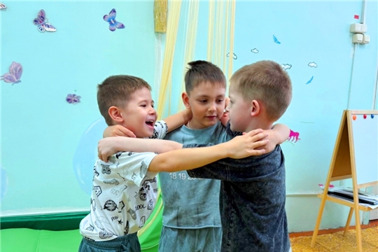 По дополнительной образовательной услуге "Радуга детства" состоялось итоговое занятие